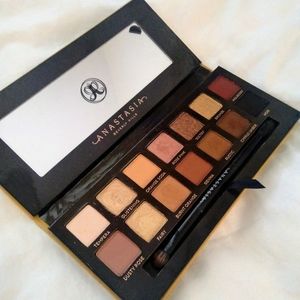 Soft Glam Palette- Anastasia Beverly Hills